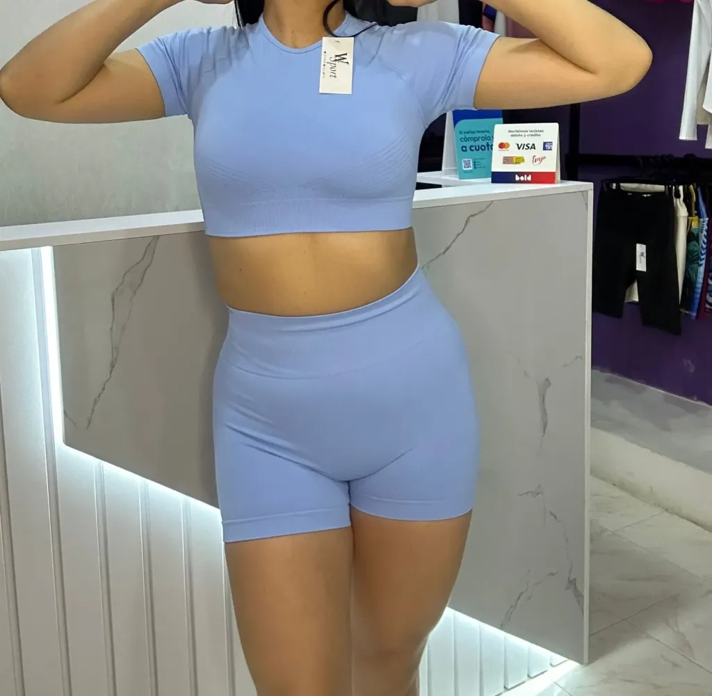 SET SHORT + BLUSA SIN COSTURA